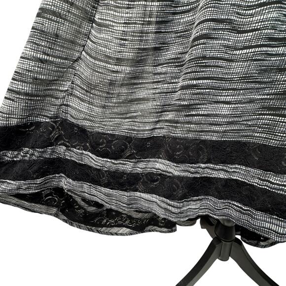Torrid SZ 0 (Large) Hi-Low Dress Sleeveless Lace Insets Keyhole Empire Waist - Picture 4 of 12